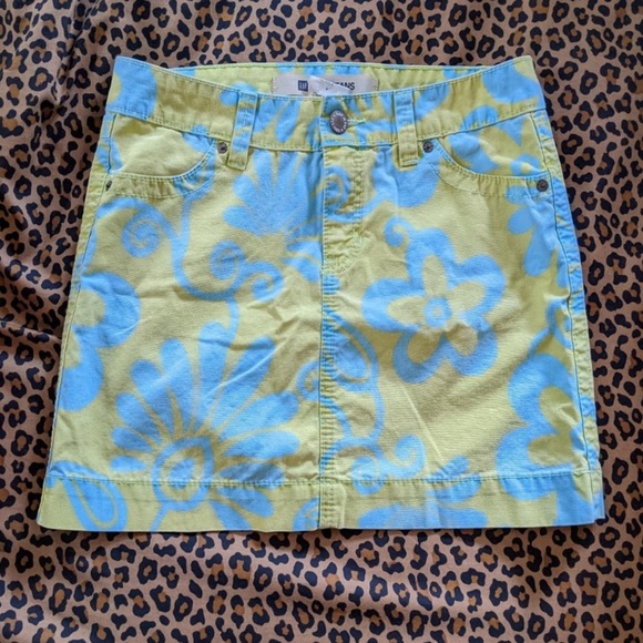 Vintage Gap Coconut Girl Hibiscus Mini Skirt, Sizes 1, 2, 4, & 16 available - Picture 10 of 16